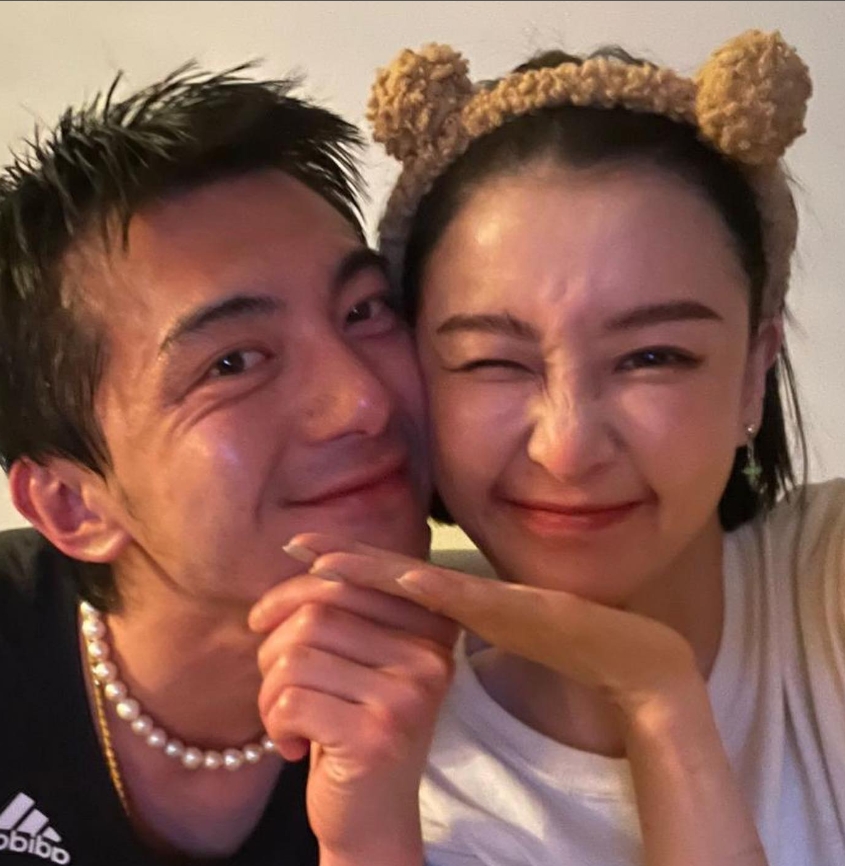 Monkey與兔美感情甜蜜。(圖/翻攝自topia_rfh IG)
