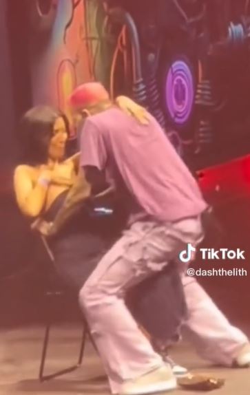 女粉絲被偶像跨坐後很嗨。（圖／翻攝自TikTok）