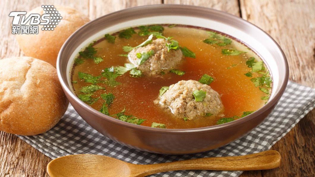 飯後喝湯切記分量要控制在200c.c.以內。（示意圖／Shutterstock達志影像）