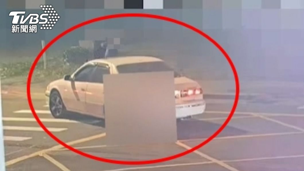 婦人事後控汽車駕駛肇事逃逸。(圖/TVBS)