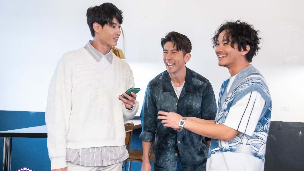 黃柏峰(左起)、修杰楷與楊銘威一組。(圖/TVBS)