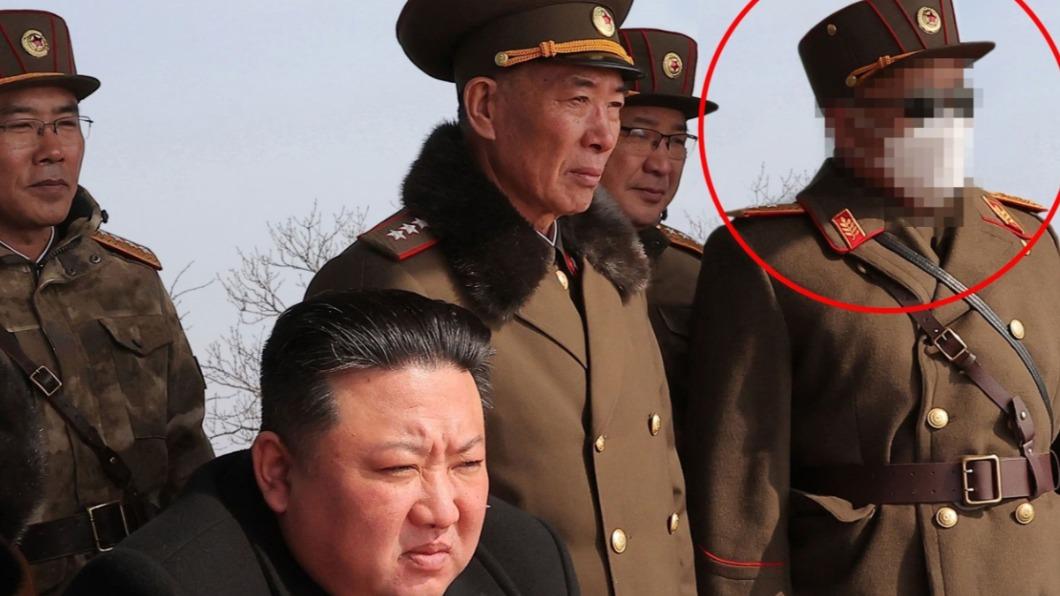 是誰?金正恩身旁男子臉被「打馬」 疑為戰術核武指揮官