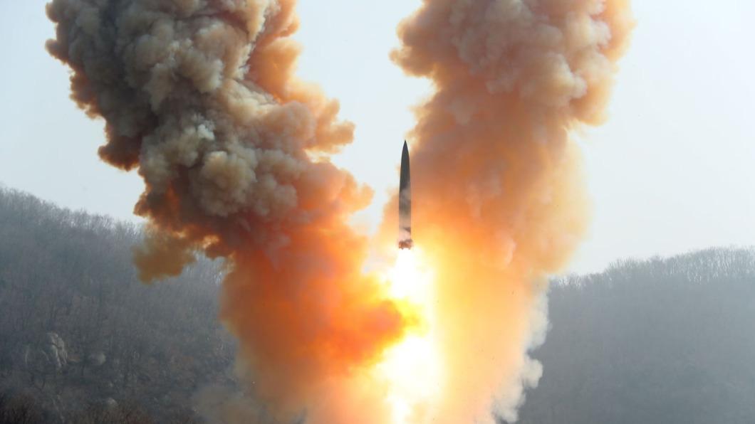 北韓18、19日舉行「模擬核反擊綜合戰術演習」。(圖/翻攝自《朝鮮日報》)