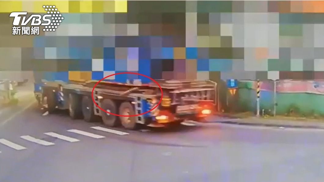 警方調閱監視器後發現罪魁禍首。(圖/TVBS)