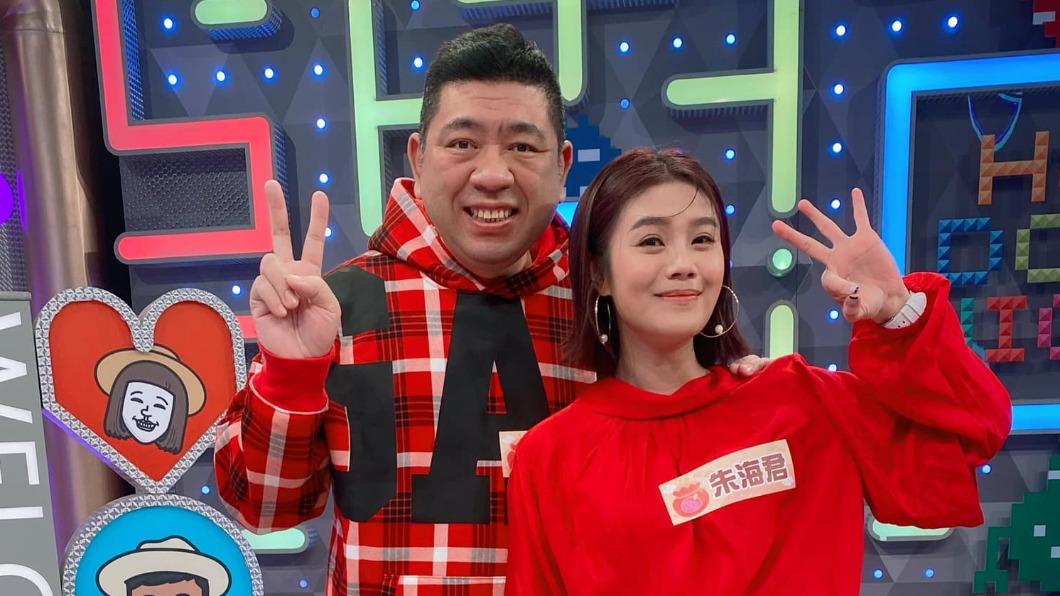 Nono（左）被爆性騷，老婆朱海君表態相信老公。（圖／翻攝自朱海君臉書）
