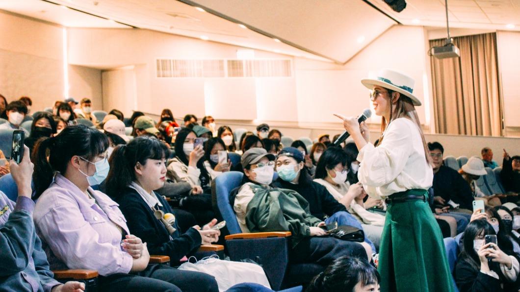 壞特?te從醫學院學生誤打誤撞進入音樂圈變歌手。(圖/夢芝林有限公司提供)