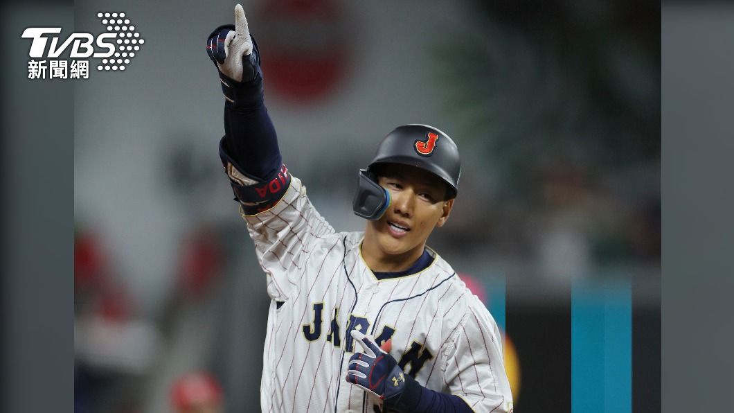日本隊在7局下終於破蛋，吉田正尚轟出3分砲回敬墨西哥。（圖／達志影像美聯社）