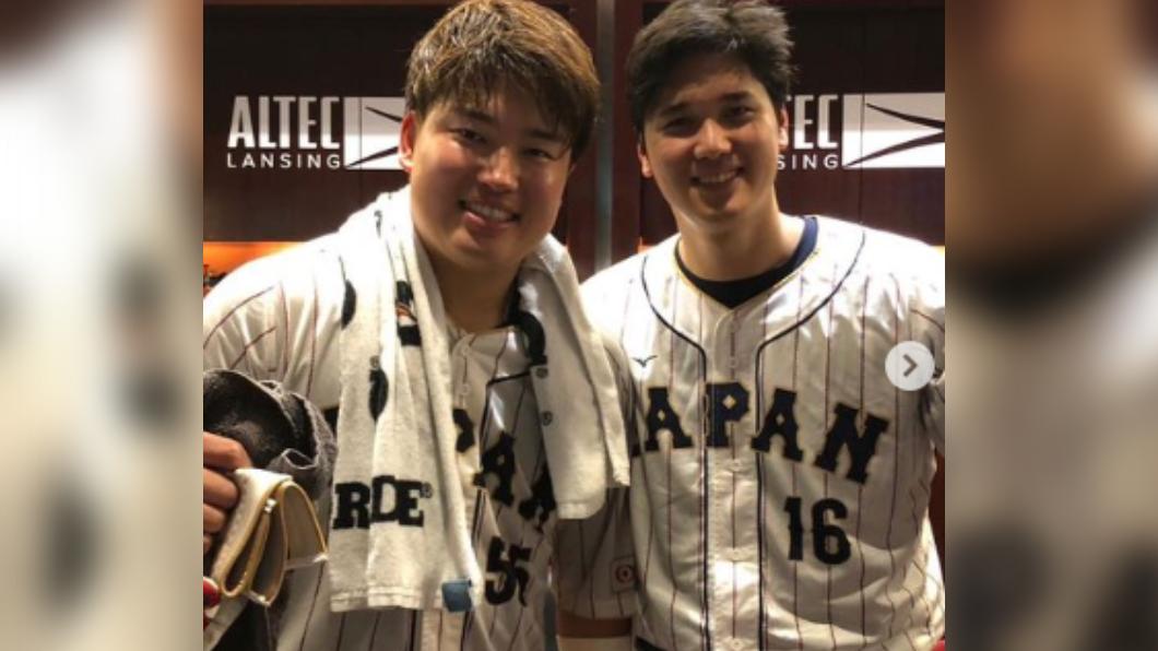 大谷翔平和村上宗隆賽後合照。(圖/翻攝自大谷翔平IG)
