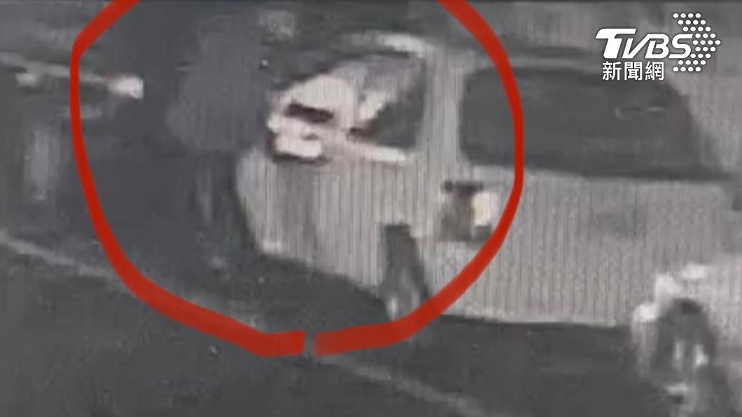 竊車慣犯遭警尾隨 棄車狂跑遭逮(圖/TVBS)
