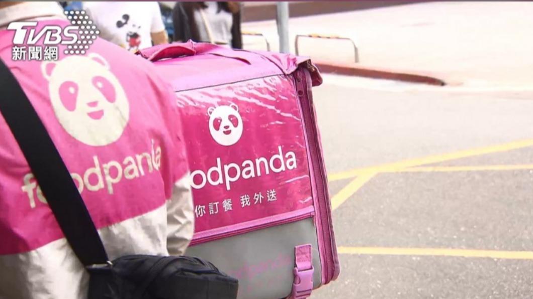 好暖！外送員見心情低落　口袋掏出「巧克力」安慰陌生女
