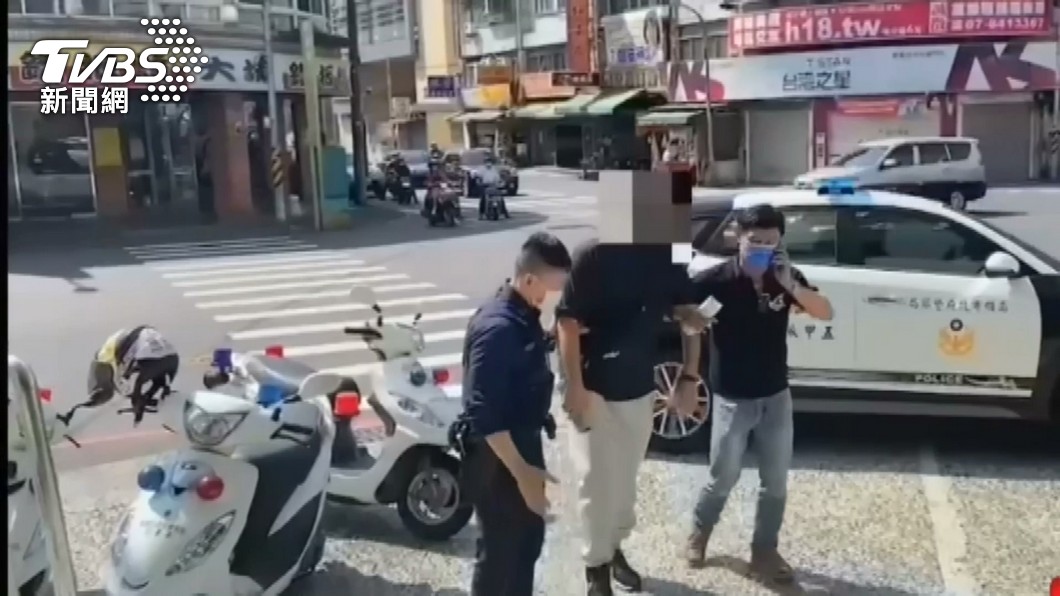 呼陌生女巴掌！高雄暴力男遭起底　曾掐警脖、摔爆別人手機
