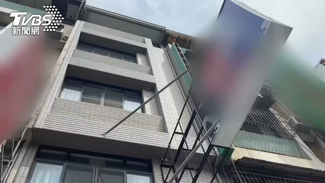 曾男是名包租公,曾襲警掐脖。(圖/TVBS)