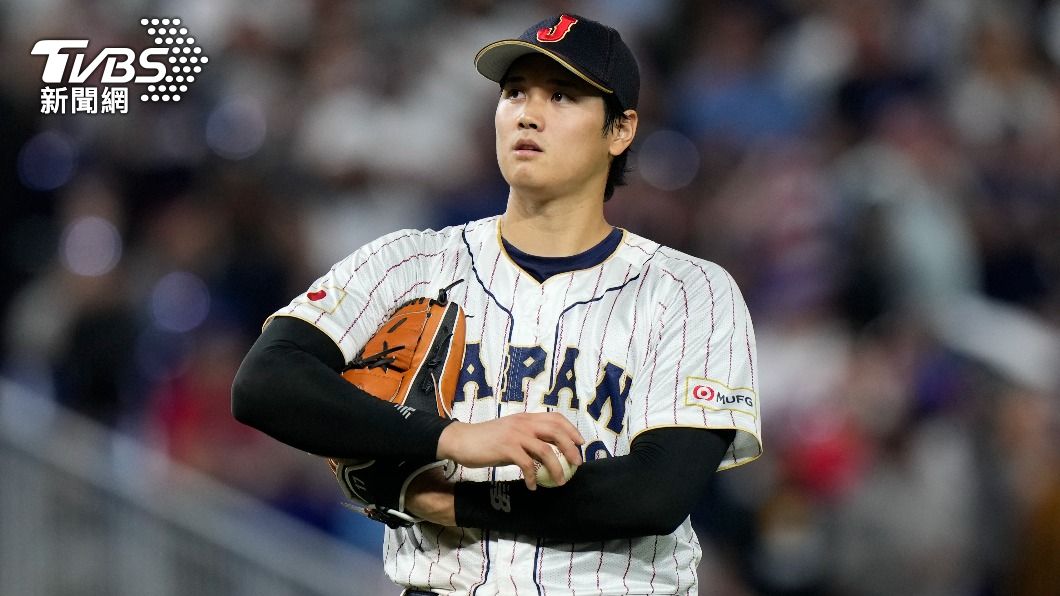 大谷翔平先是投出4壞球保送,又上演雙殺,一下就逮到2個出局數。(圖/達志影像美聯社)