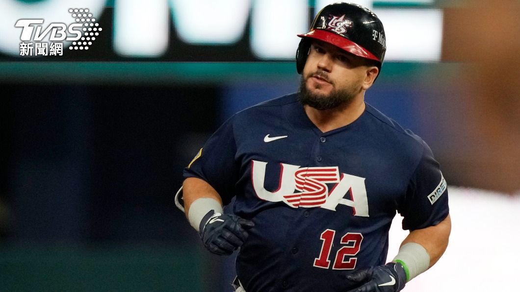 美國舒瓦伯(Kyle Schwarber)八局上炸裂開轟。(圖/達志影像美聯社)