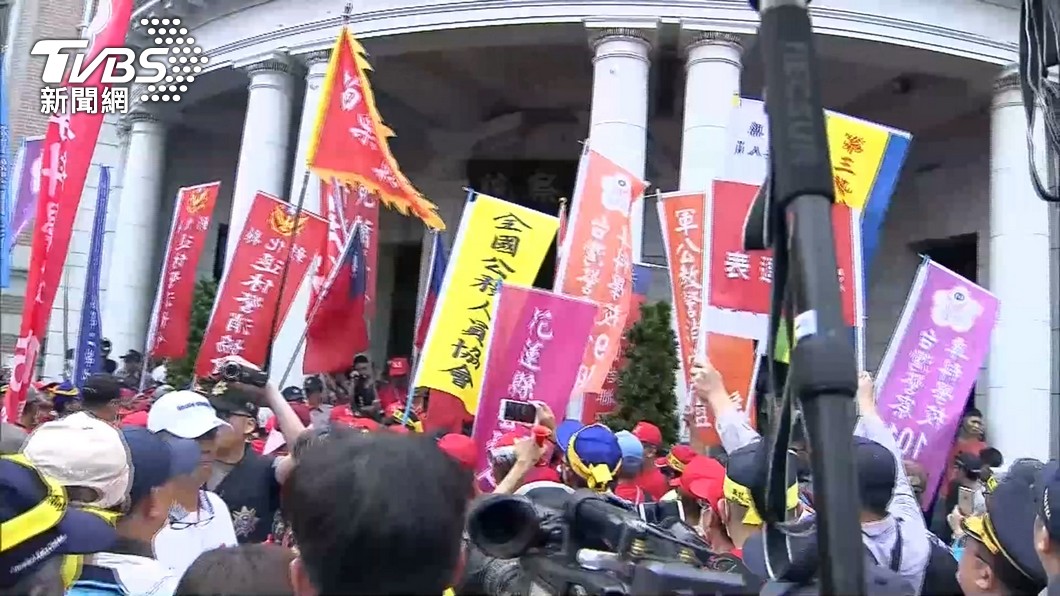 停砍年金要來了?國民黨挨批「打假球」 藍委下周動起來修法