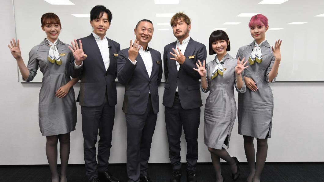 木曜6位主持人。(圖/翻攝自《木曜4超玩》臉書)