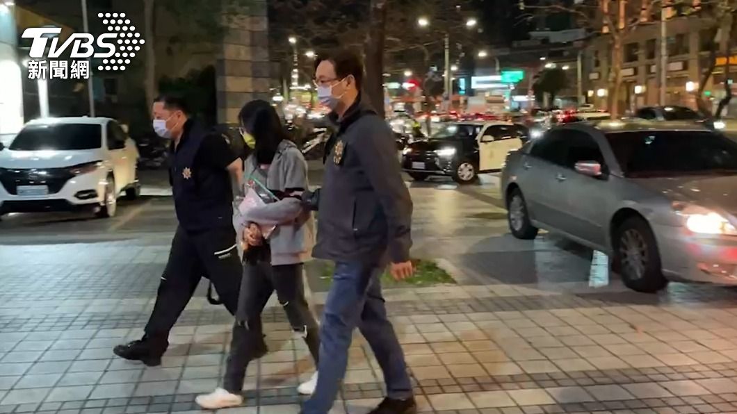 廖姓女子也遭警方送辦。(圖/TVBS)