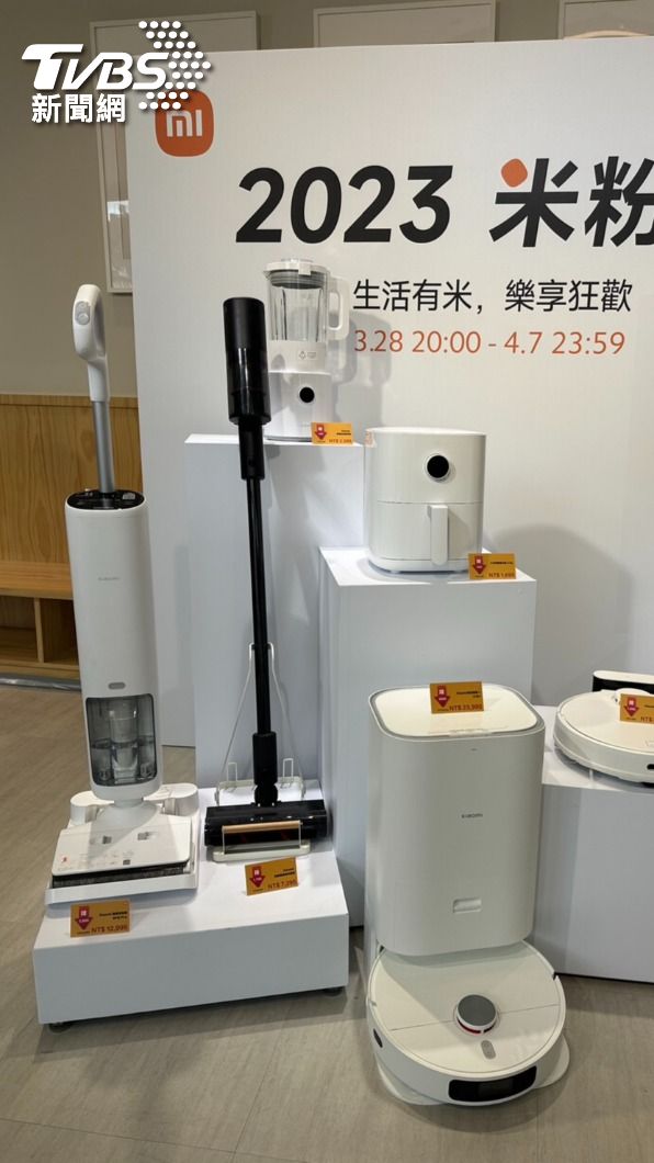 Xiaomi 掃拖機器人 X10+直降3,000元,只要23,995元。(圖/葉韋辰攝)