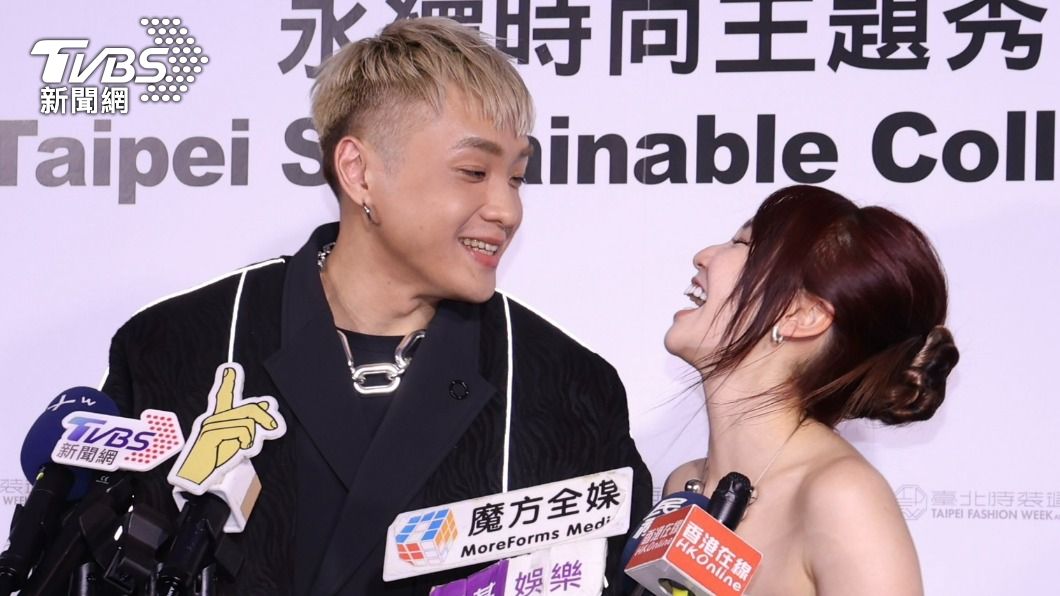 小倆口被拱「明天就去登記結婚」。(圖/黃城碩攝)