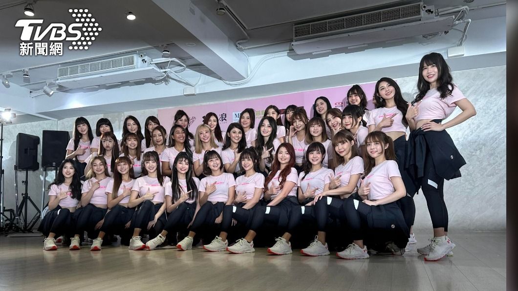 樂天女孩今年成員來到33人。(圖/張良瑜攝)