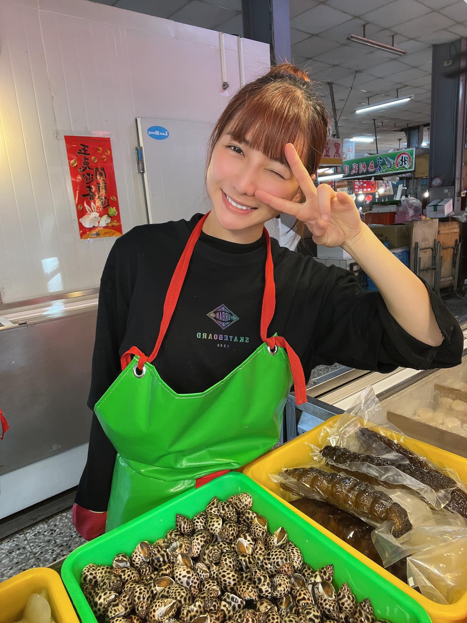 劉心語直言,現在著手幫忙經營家裡的魚攤。(圖/翻攝自劉心語臉書)