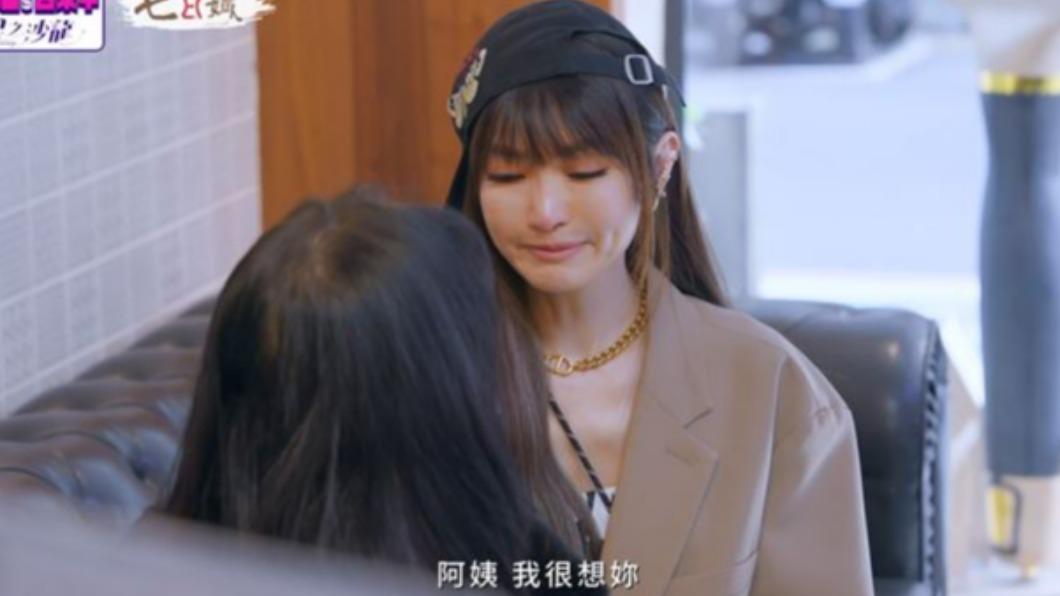 謝金燕聽了也跟著崩潰。(圖/翻攝自TVBS)