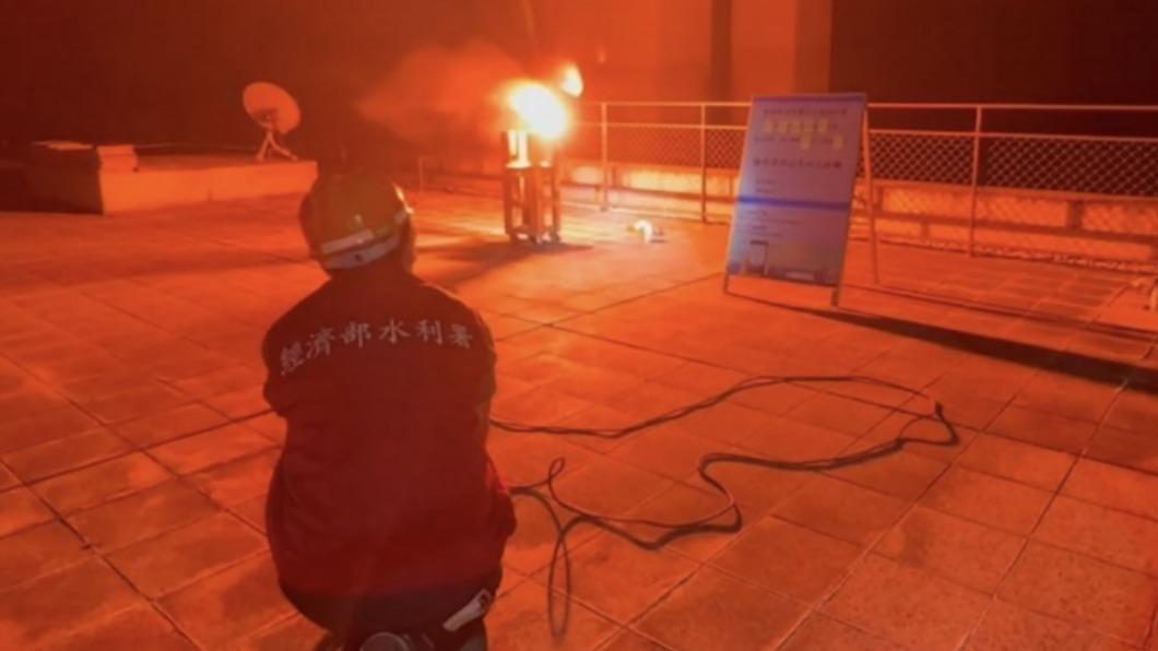 晚間鋒面快速南下 曾文水庫把握時機人工增雨