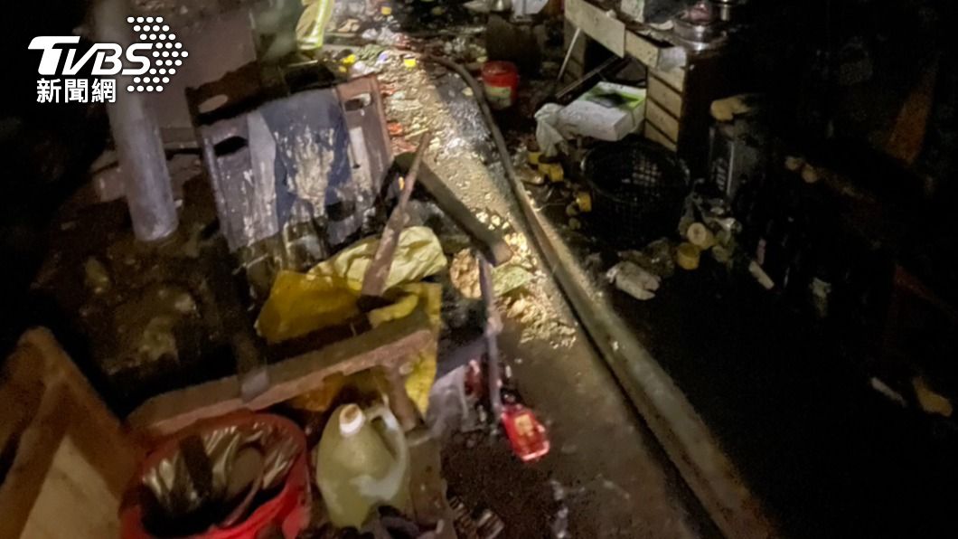 雲林縣斗六市1處貨櫃屋火警造成1死1傷。(圖/TVBS)