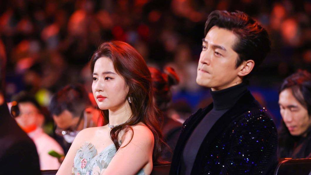 胡歌與劉亦菲曾在《仙劍奇俠傳》擔任男、女主角。(圖/翻攝自新浪娛樂微博)