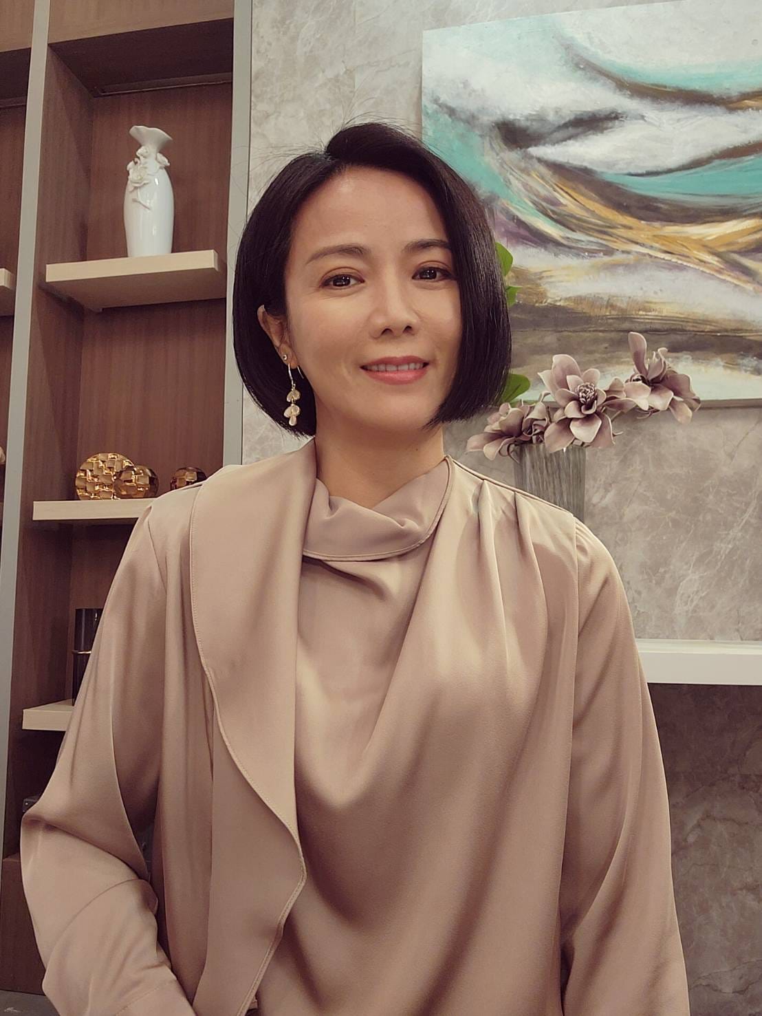 陳仙梅崩潰直喊,「眼睜睜看著它撞過來,那一秒好長好長...。」(圖/翻攝自陳仙梅臉書)