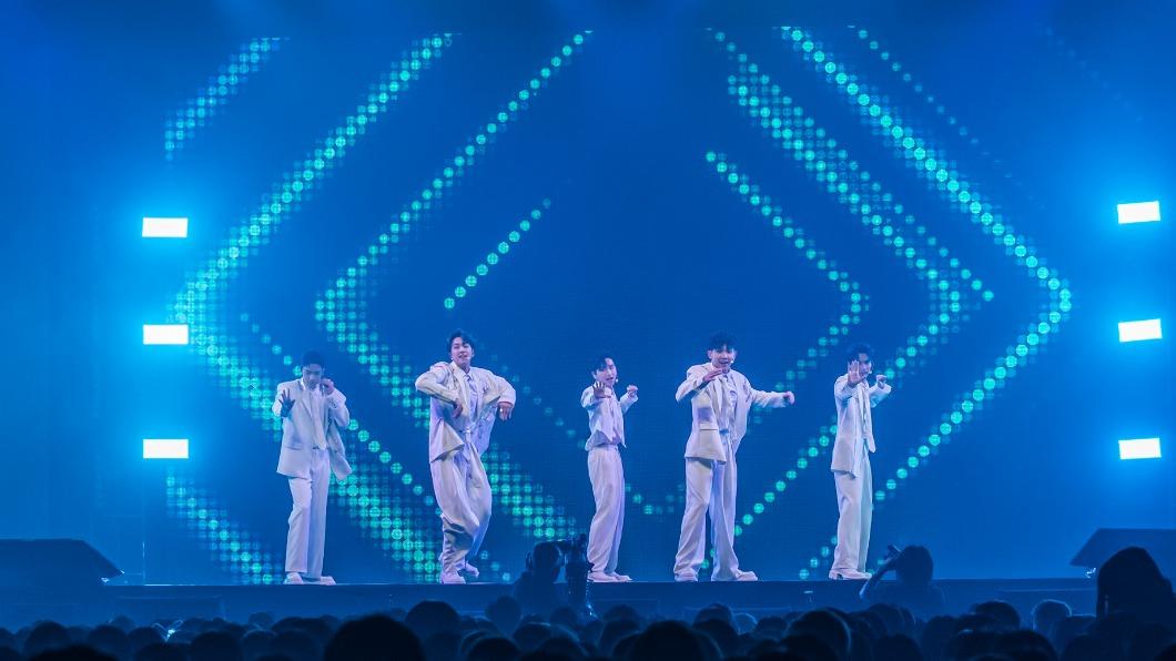 AcQUA源少年發表的全新單曲〈Mmm...嗯〉。(圖/寬宏藝術提供)