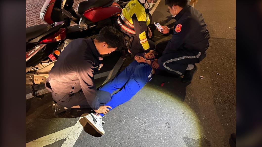 超商行竊遭識破反嗆店員 警方到場大外割壓制