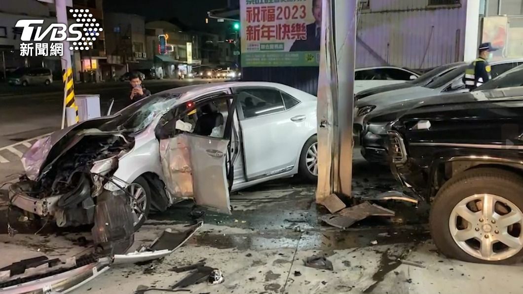 豐田衝撞車行慘了!百萬賓士大G遭波及 網刷整排:賀!成交