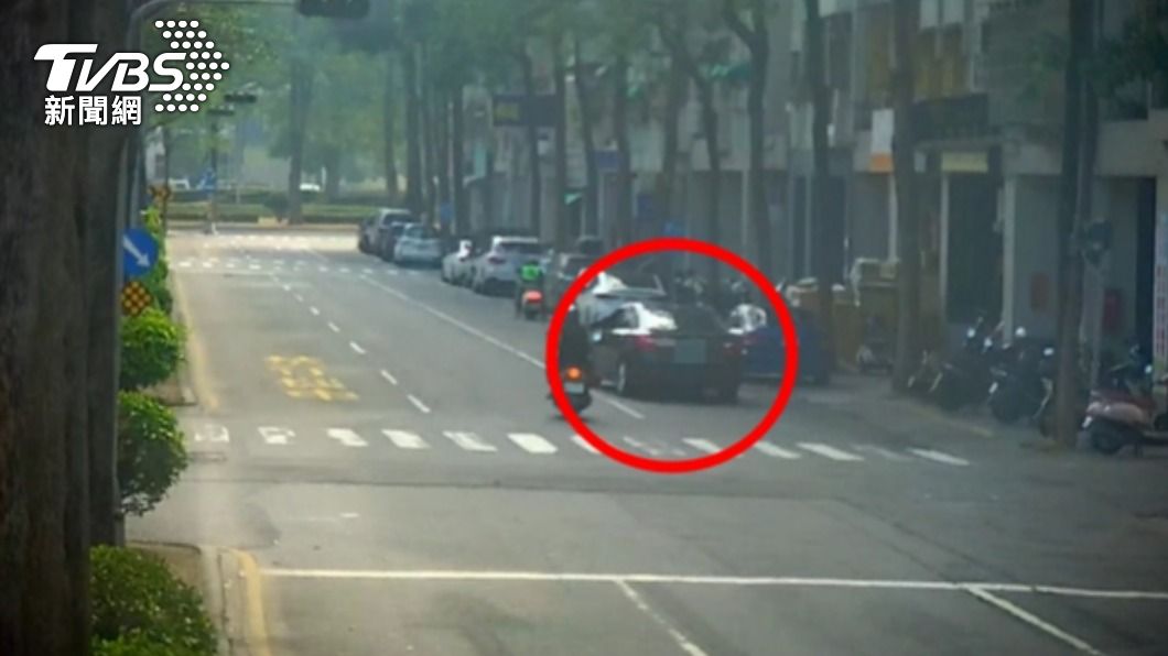 警方發現車子被其張姓女友開走。(圖/TVBS)
