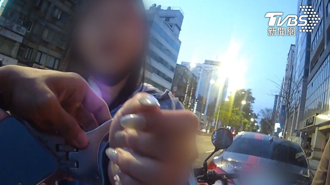 喝4罐還想騎車回家!女騎士酒駕上人行道見警辯:我用牽的