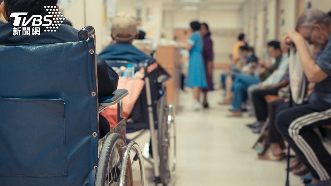 人妻表示當下診間外病患都把自己的身體看光光。(示意圖/Shutterstock達志影像)