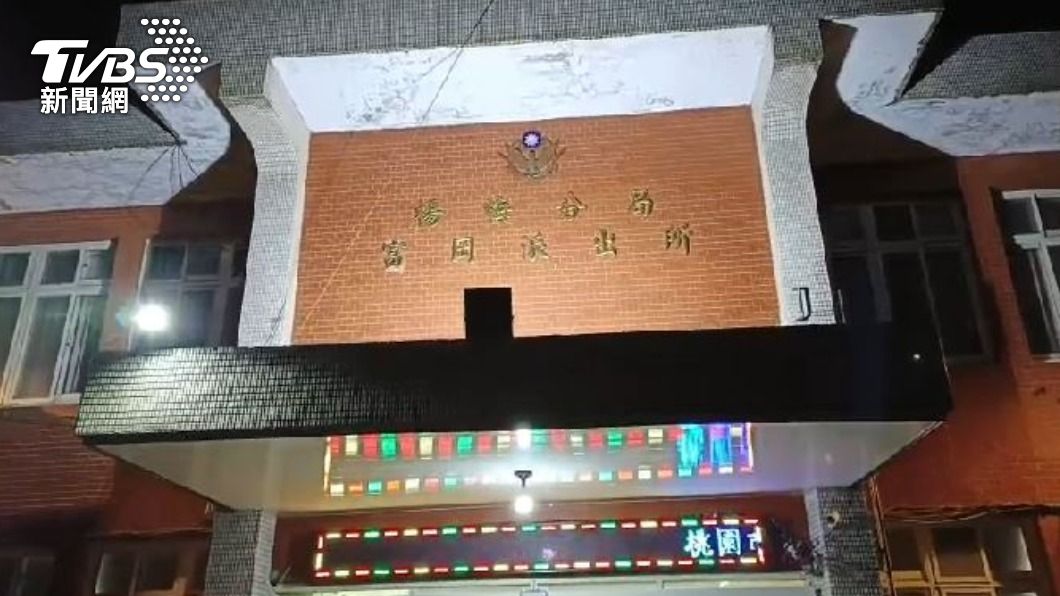 獵人在製作筆錄時,認了是自己誤殺狒狒。(圖/TVBS)