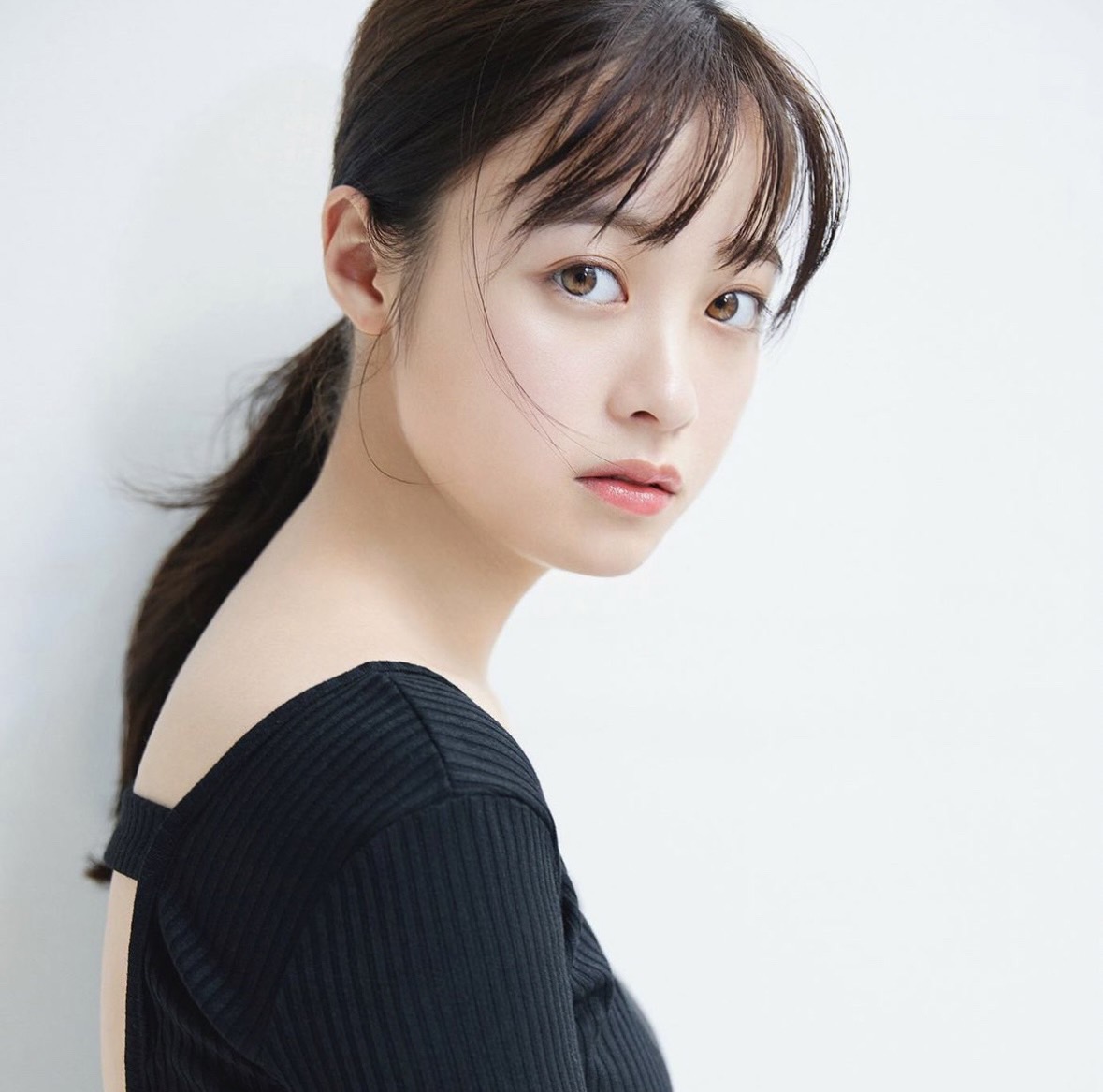 橋本環奈一口氣上升四個名次。（圖／翻攝自IG）