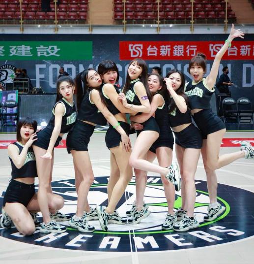 夢想家啦啦隊Formosa Sexy。(圖/翻攝Formosa Sexy IG)