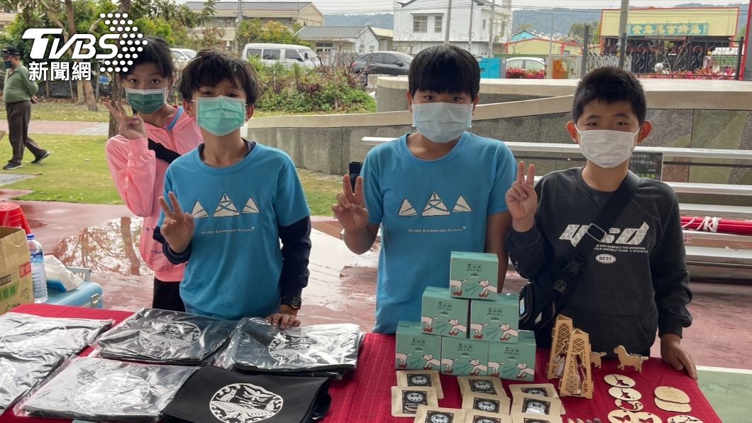 自己的畢旅基金自己賺 文德國小學童擺攤賺旅費