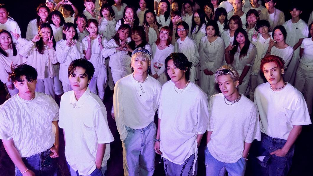OzoneMV找來百位臨演。(圖/索尼音樂提供)