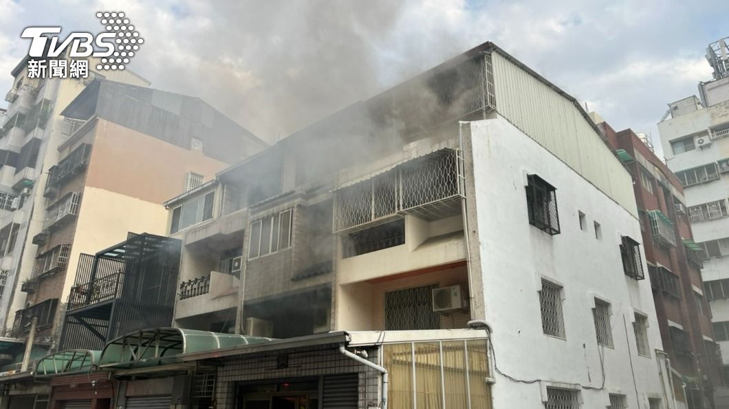 快訊/民宅突竄大火!七旬老翁「行動不便」 來不及逃身亡