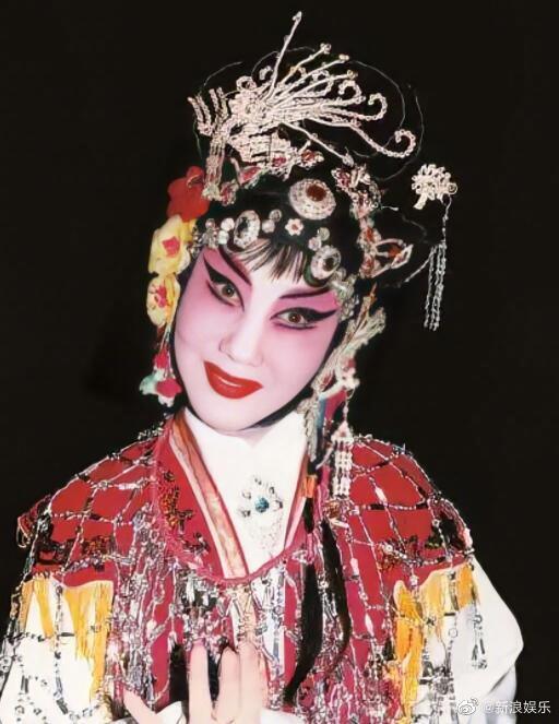 孫毓敏為京劇代表性傳承人,也是京劇四大名旦之一荀慧生的親傳弟子。(圖/翻攝自微博)
