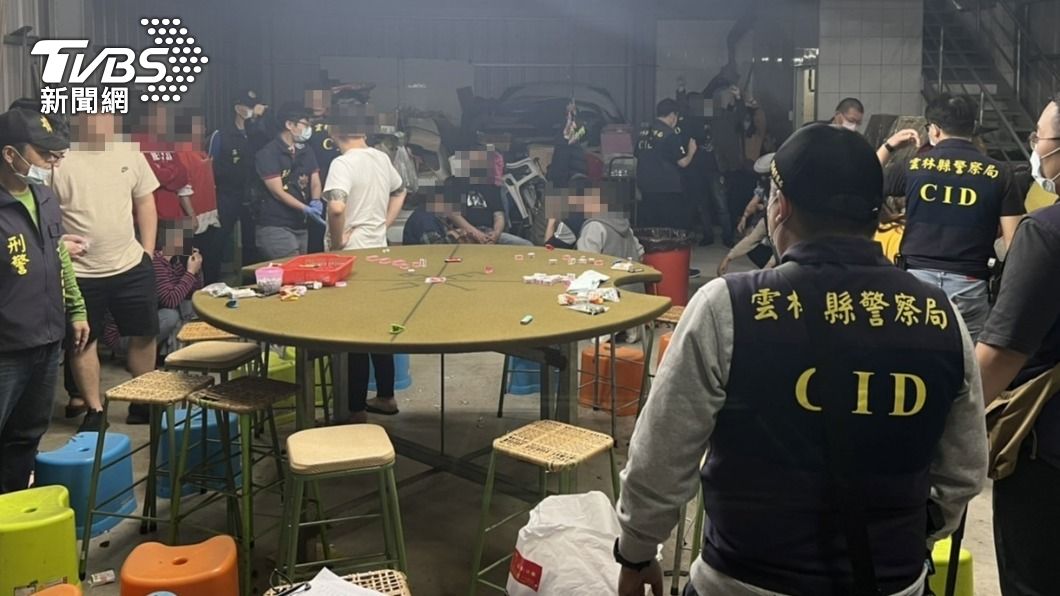 深夜不睡覺！46人打麻將聚賭　警攻堅驚見越籍賭客也爽玩