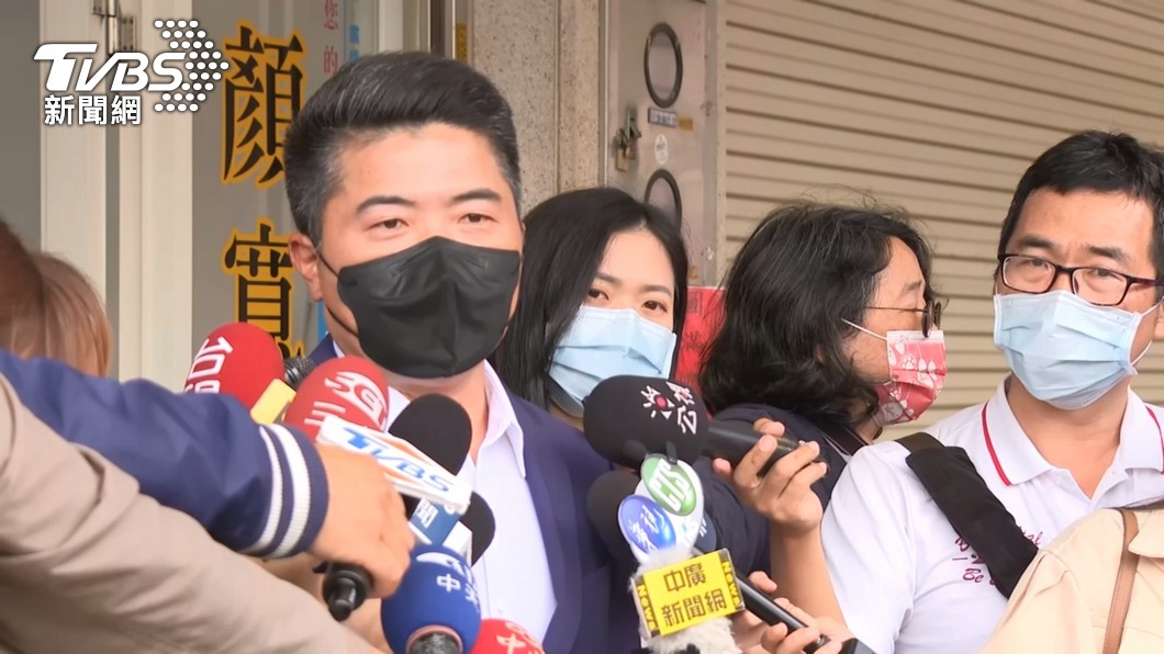 顏寬恒才登記中二區立委初選，就遭搜索千萬交保。（圖／TVBS）