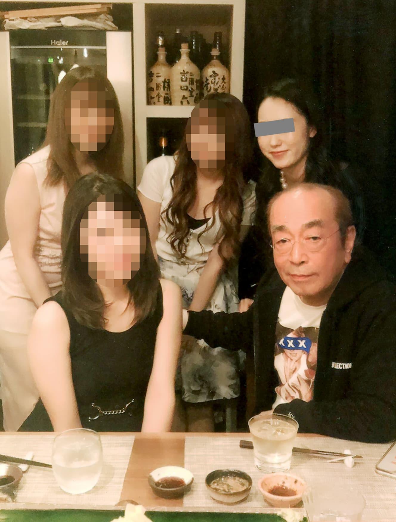 志村健雖然常流連在女性之間,但不會強留女性,為人低調安靜。(圖/翻攝自FRIDAY)