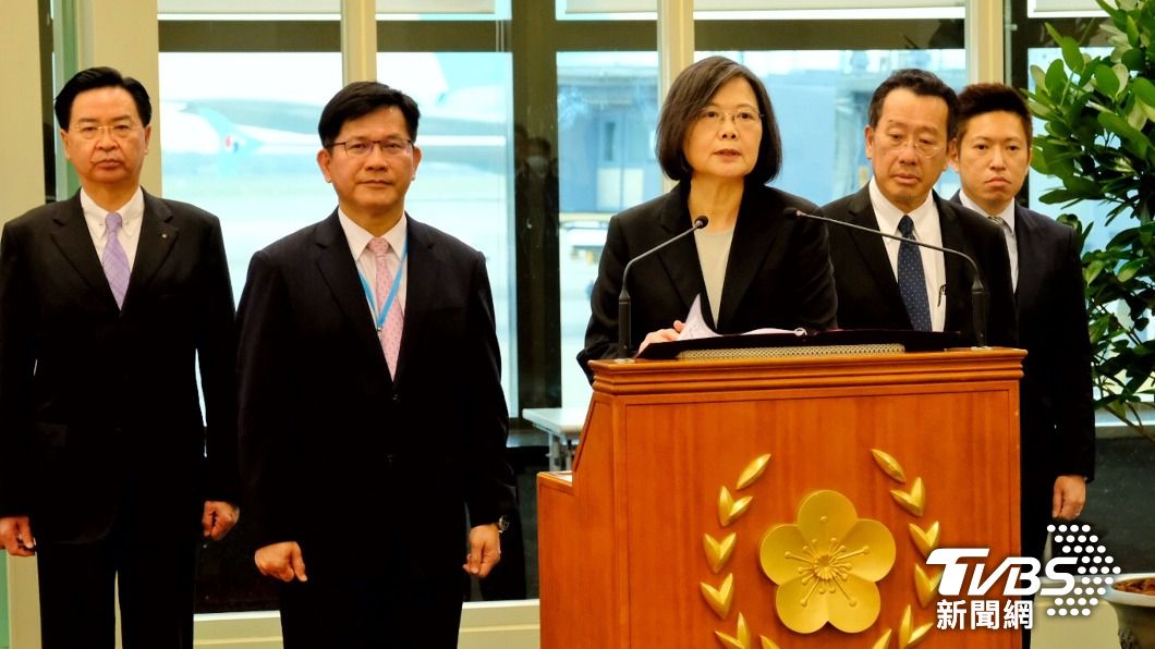 蔡英文出訪過境美國 綠委批中共動員騷擾是流氓國家