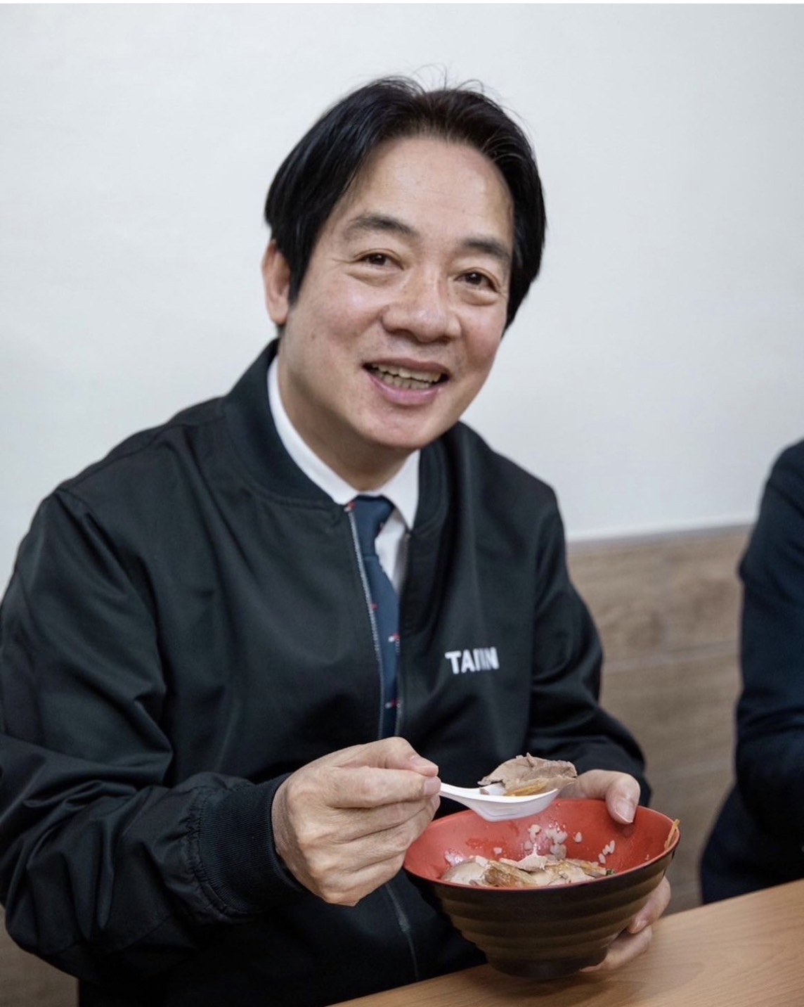 副總統賴清德表示自己很常穿NET的衣服。(圖/翻攝自賴清德IG)