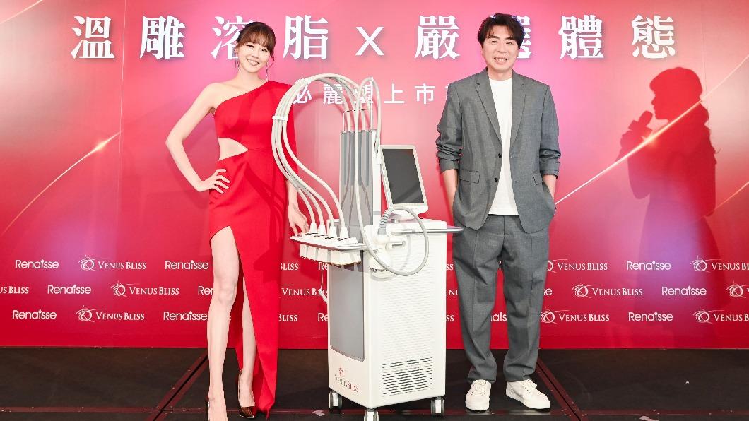 嚴立婷出席活動，好友梁赫群驚喜現身。（圖／必麗塑提供）