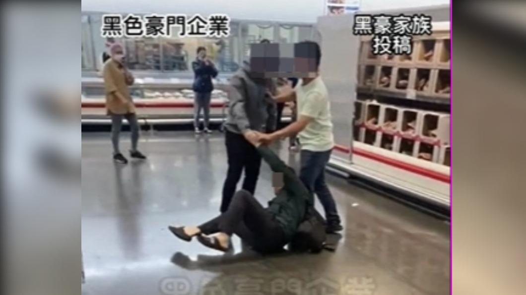 路人來勸架。（圖／翻攝自黑色豪門企業）